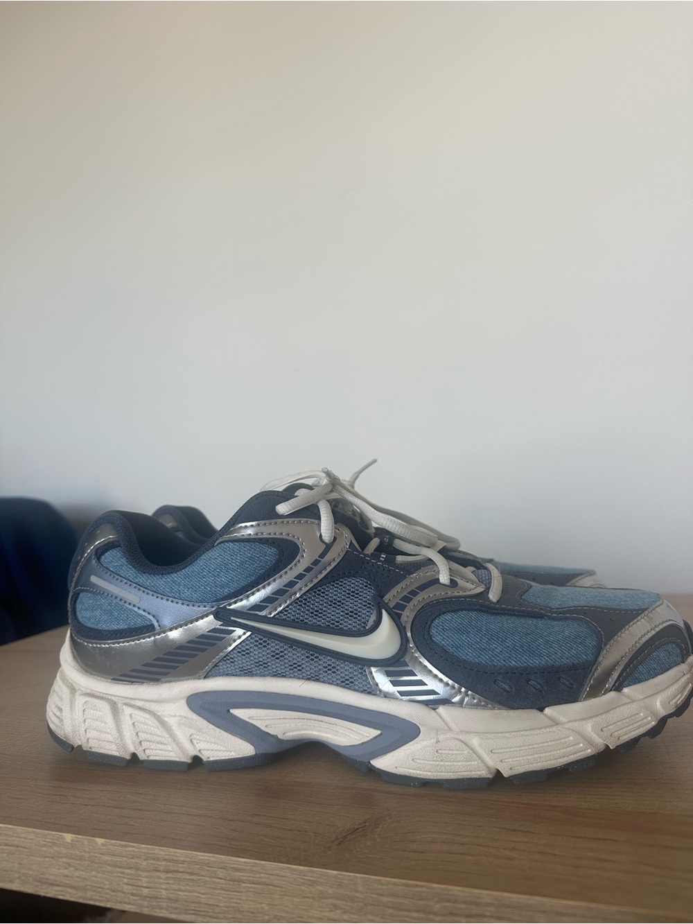 Nike V5 RNR Denim Sneaker - Picture 3 of 7